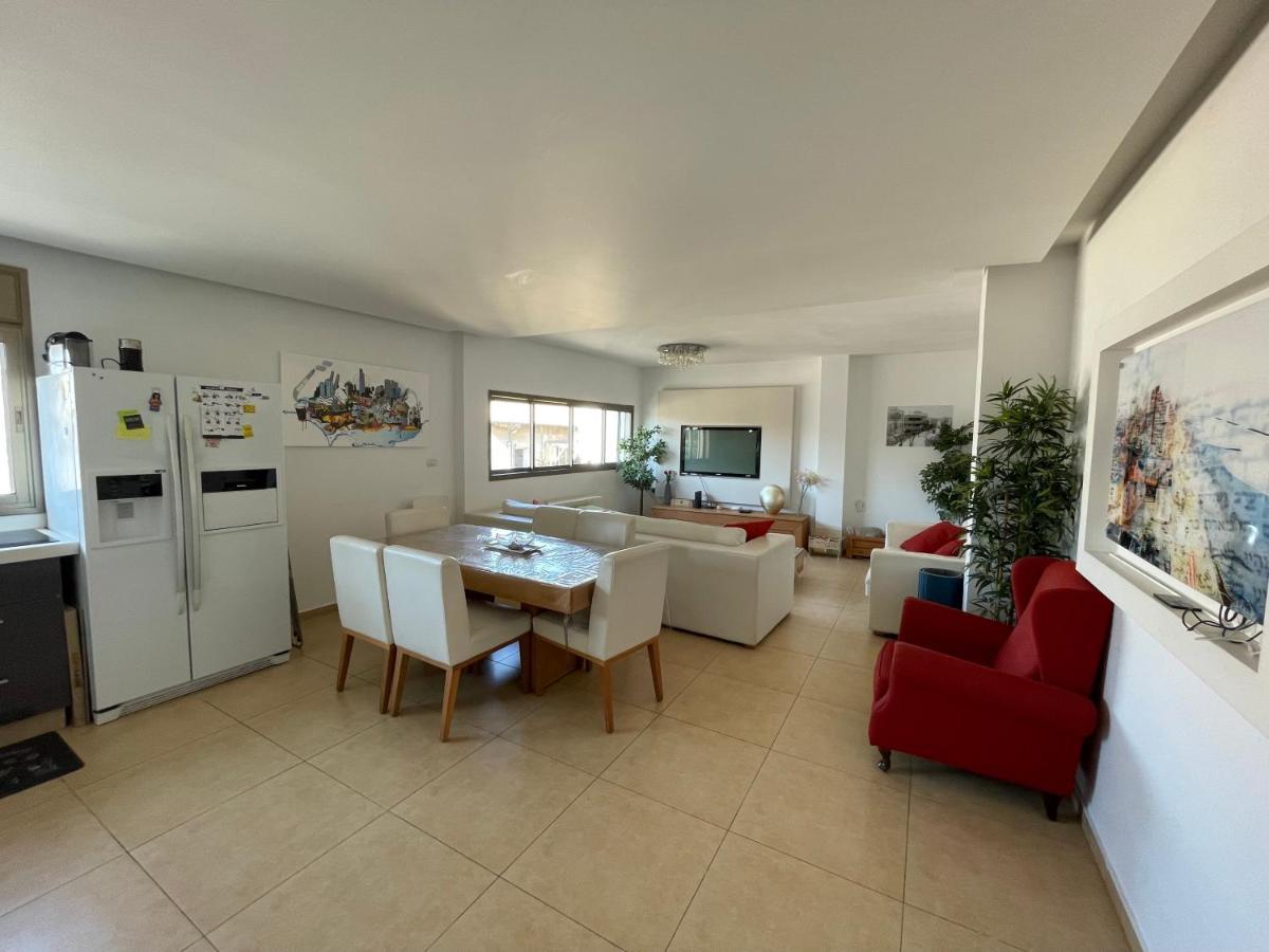 Beautiful 2-Bedroom Condo In The Heart Of Tel Aviv Exteriör bild