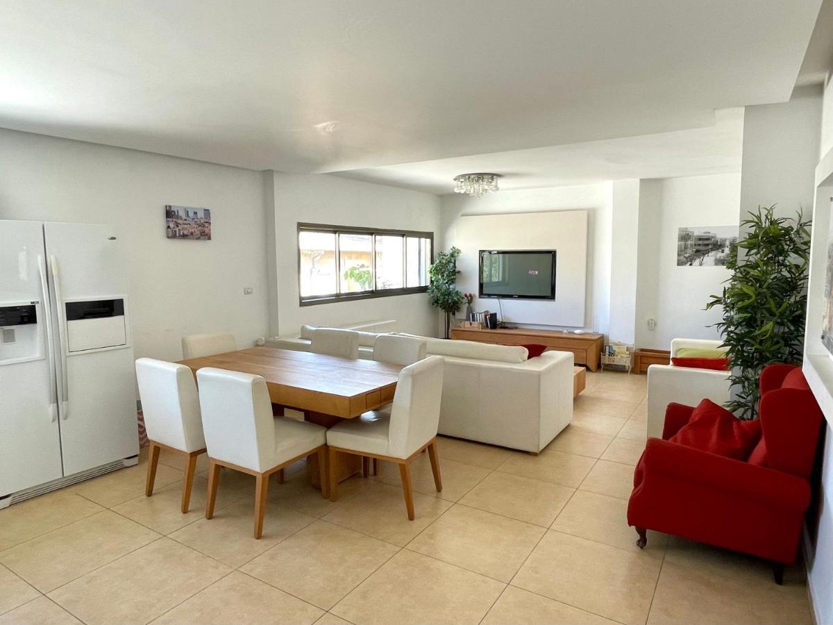 Beautiful 2-Bedroom Condo In The Heart Of Tel Aviv Exteriör bild