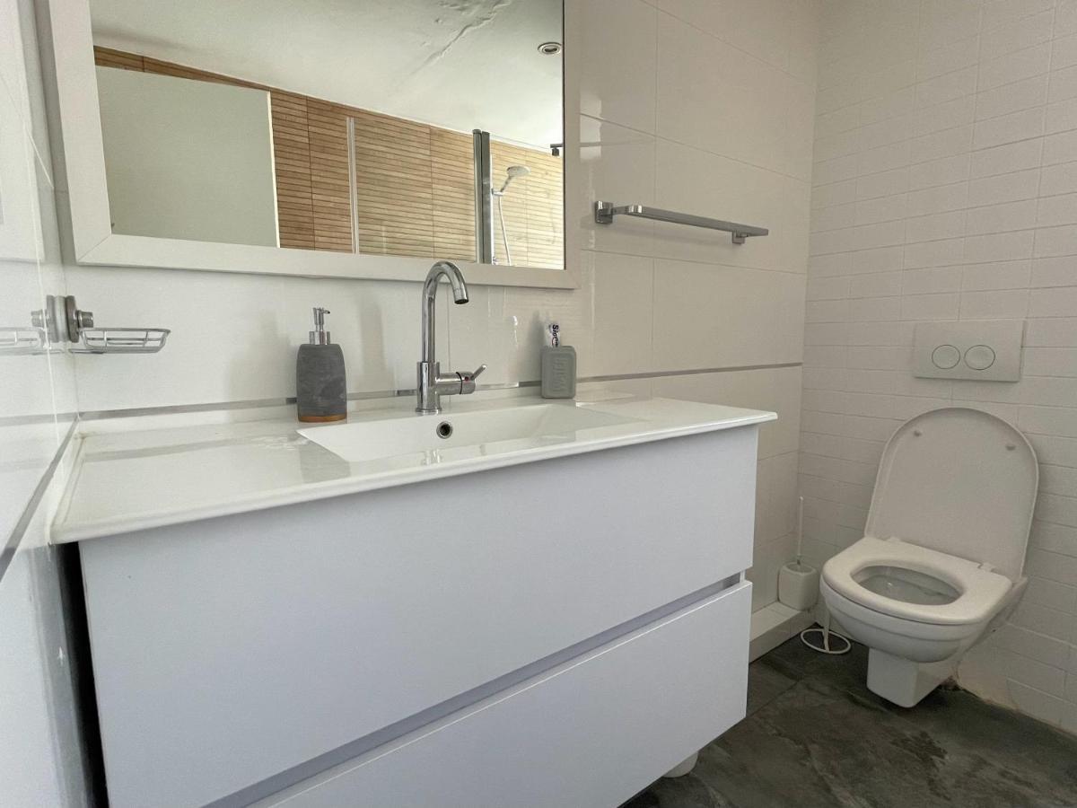 Beautiful 2-Bedroom Condo In The Heart Of Tel Aviv Exteriör bild