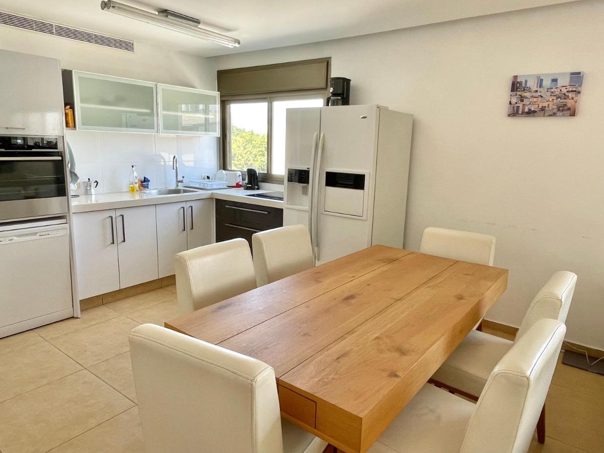 Beautiful 2-Bedroom Condo In The Heart Of Tel Aviv Exteriör bild