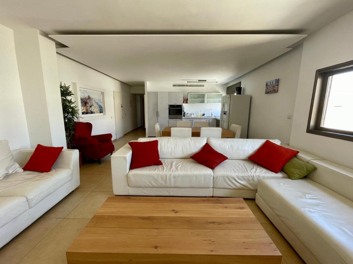 Beautiful 2-Bedroom Condo In The Heart Of Tel Aviv Exteriör bild