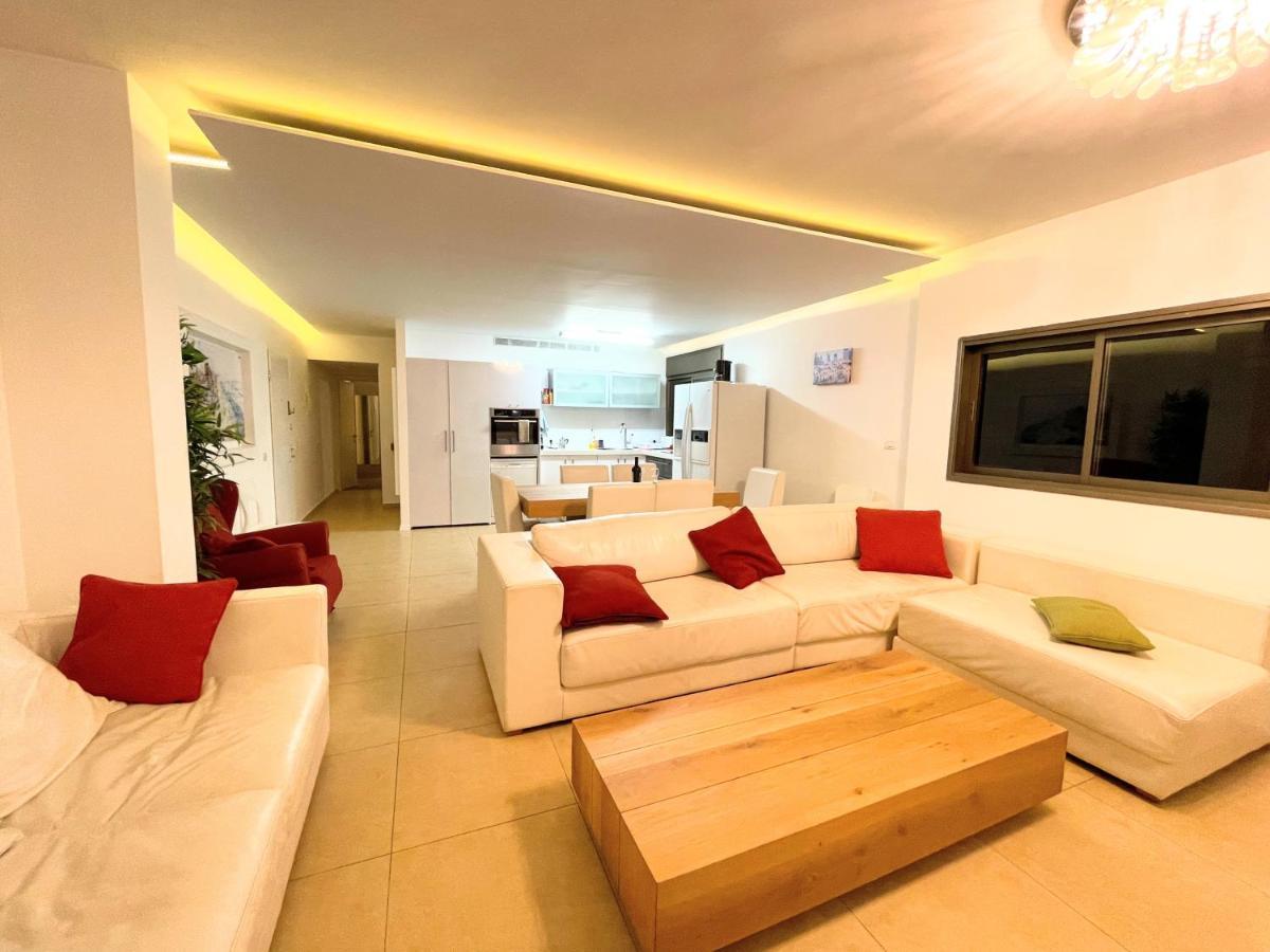 Beautiful 2-Bedroom Condo In The Heart Of Tel Aviv Exteriör bild