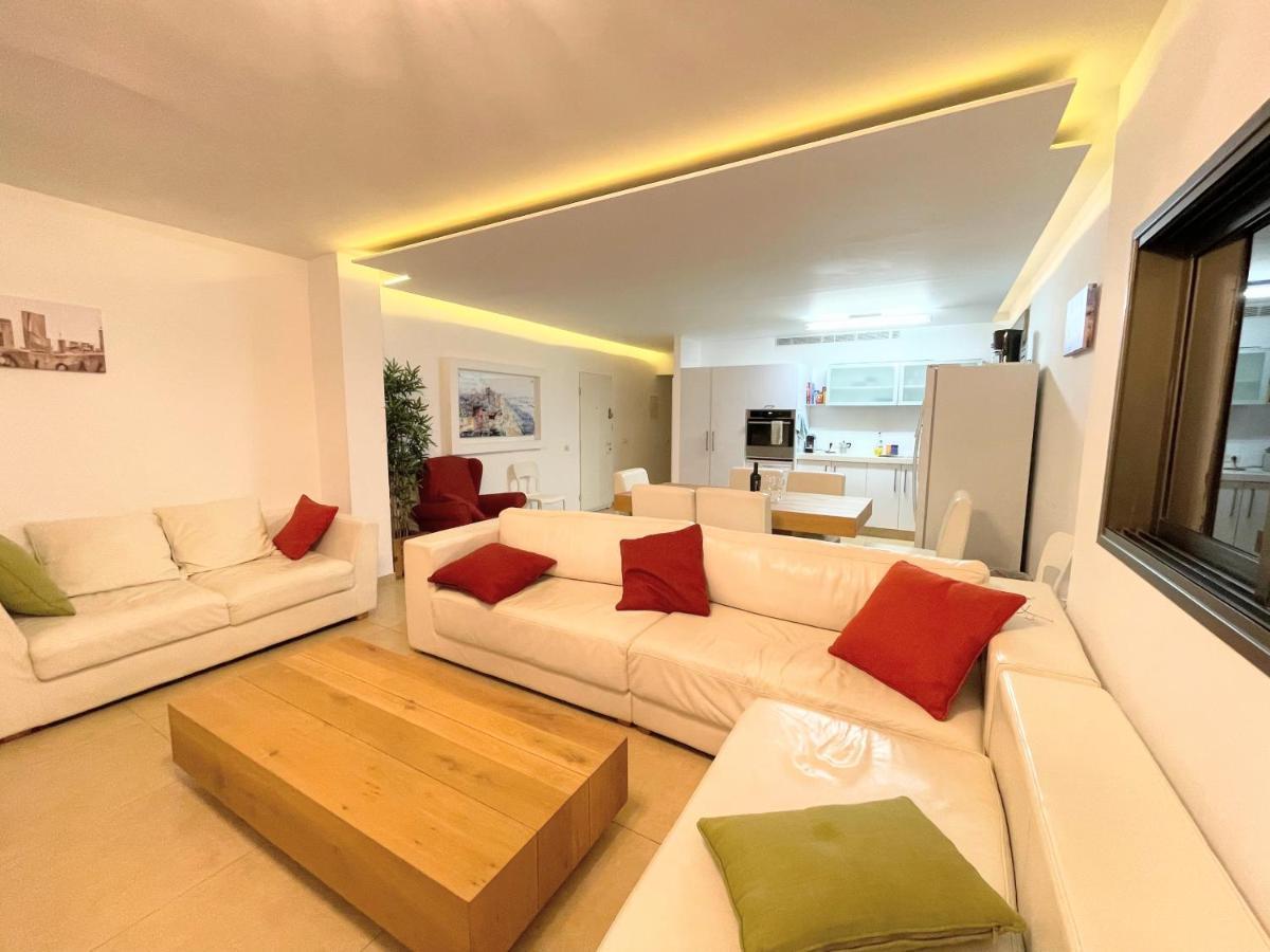 Beautiful 2-Bedroom Condo In The Heart Of Tel Aviv Exteriör bild